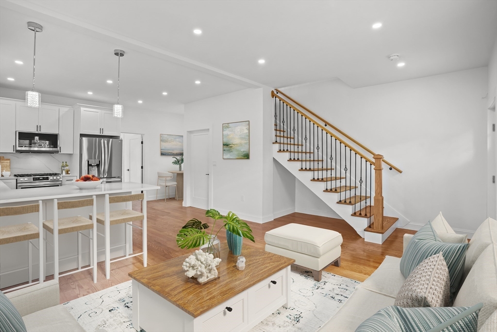 24 Cottage St