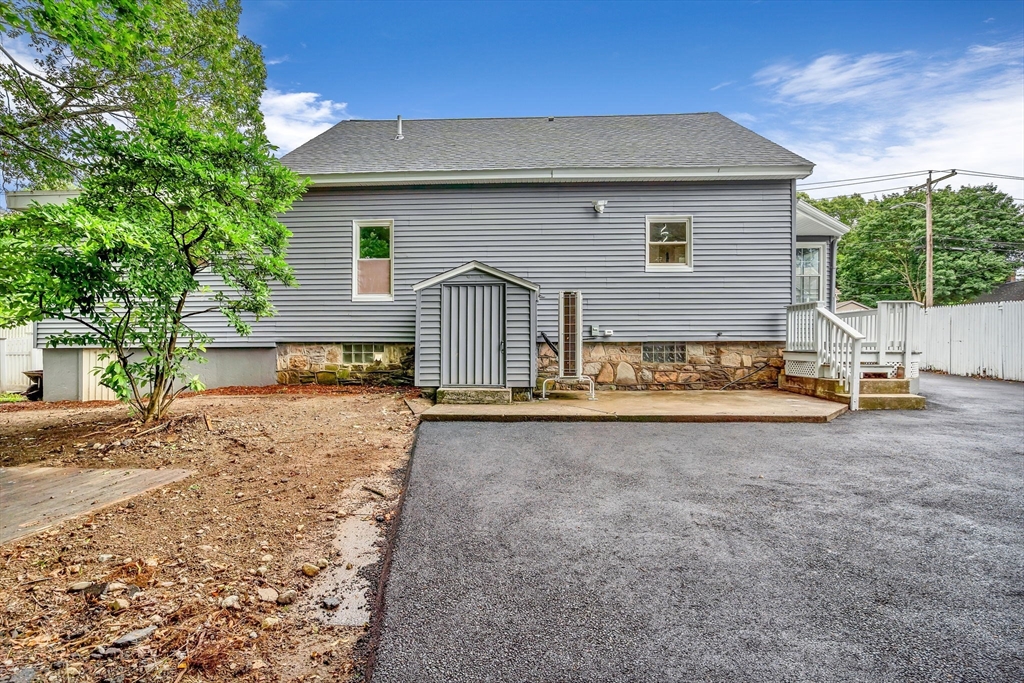 52 Harris St