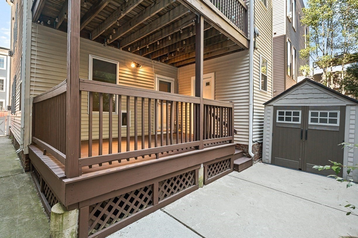 12 I St #1, Boston, MA Photo #16