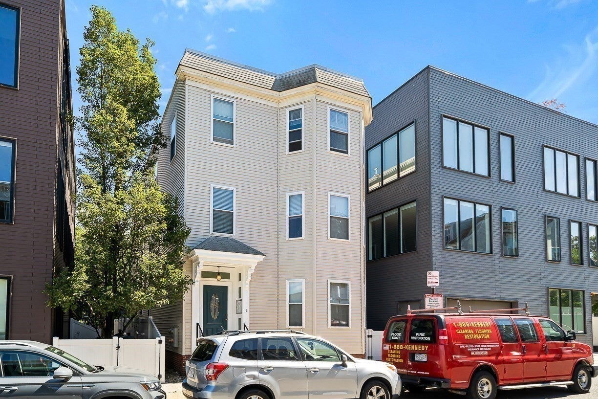 12 I St #1, Boston, MA Photo #18