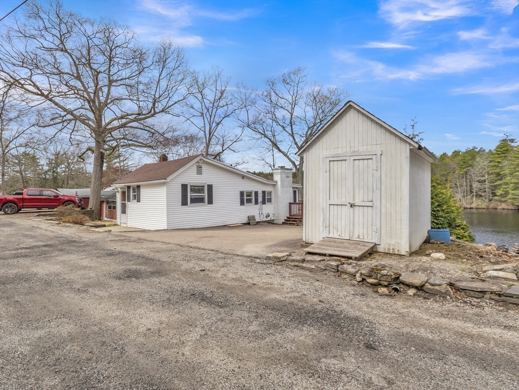 37 Cranberry Meadow Shore Rd