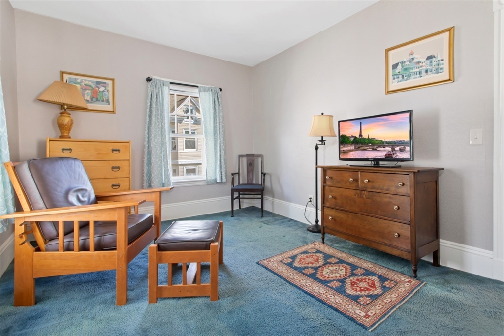 Reading, Massachusetts 01867, United States, 4 Bedrooms Bedrooms, ,2 BathroomsBathrooms,Residential,Pending,115672