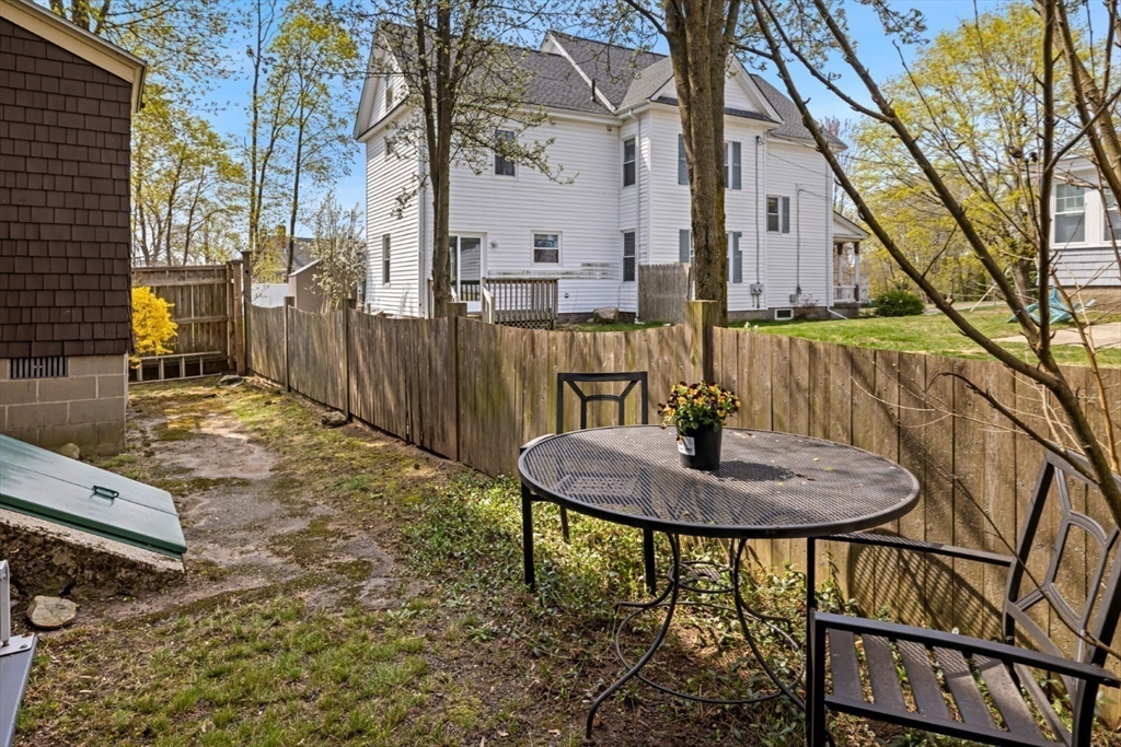 Reading, Massachusetts 01867, United States, 4 Bedrooms Bedrooms, ,2 BathroomsBathrooms,Residential,Pending,115672