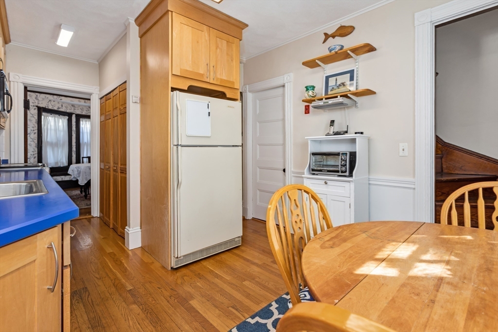 Reading, Massachusetts 01867, United States, 4 Bedrooms Bedrooms, ,2 BathroomsBathrooms,Residential,Pending,115672