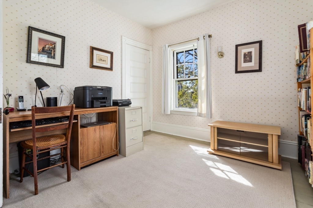 Reading, Massachusetts 01867, United States, 4 Bedrooms Bedrooms, ,2 BathroomsBathrooms,Residential,Pending,115672