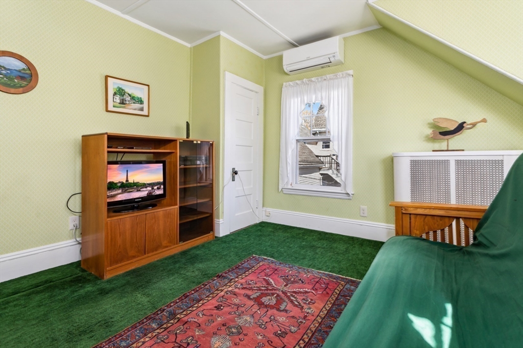 Reading, Massachusetts 01867, United States, 4 Bedrooms Bedrooms, ,2 BathroomsBathrooms,Residential,Pending,115672