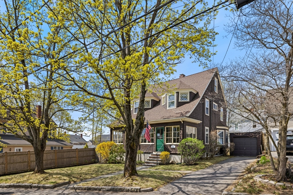 Reading, Massachusetts 01867, United States, 4 Bedrooms Bedrooms, ,2 BathroomsBathrooms,Residential,Pending,115672