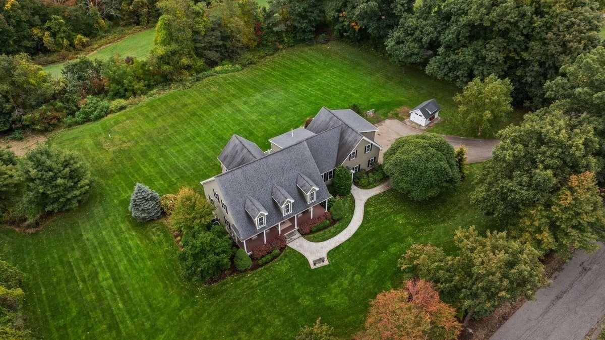 111 Paige Hill Rd, Brimfield, MA, 111 Paige Hill Rd, Brimfield, MA Photo #2