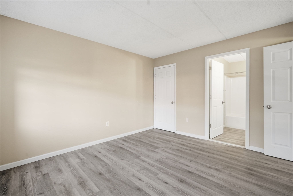 Holyoke, Massachusetts 01040, United States, 2 Bedrooms Bedrooms, ,2 BathroomsBathrooms,Residential,Active,249493