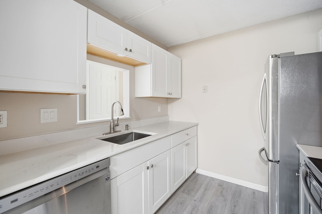 Holyoke, Massachusetts 01040, United States, 2 Bedrooms Bedrooms, ,2 BathroomsBathrooms,Residential,Active,249493