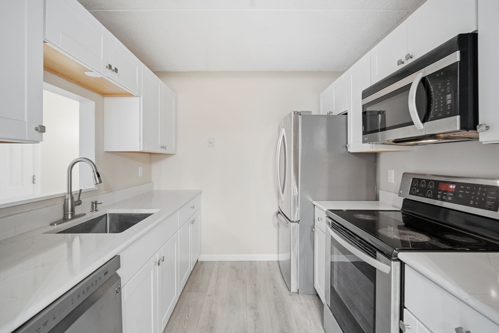 Holyoke, Massachusetts 01040, United States, 2 Bedrooms Bedrooms, ,2 BathroomsBathrooms,Residential,Active,249493