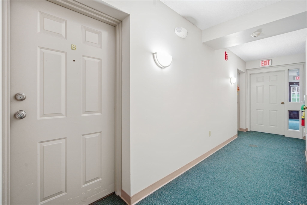 Holyoke, Massachusetts 01040, United States, 2 Bedrooms Bedrooms, ,2 BathroomsBathrooms,Residential,Active,249493