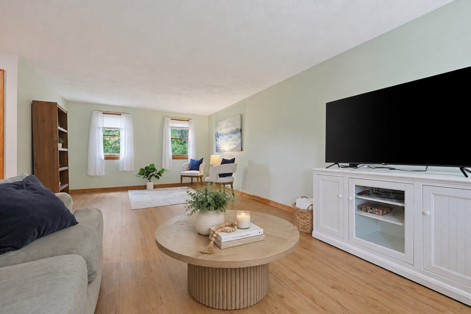 Photo of 320 North St, Tewksbury, MA