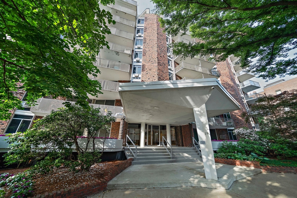 19 Winchester St 110