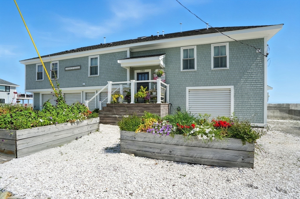 148 Foster Ave
