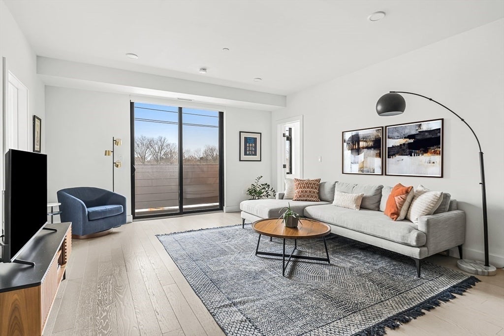 395 Alewife Brook Parkway #3H, Somerville, MA Photo #2