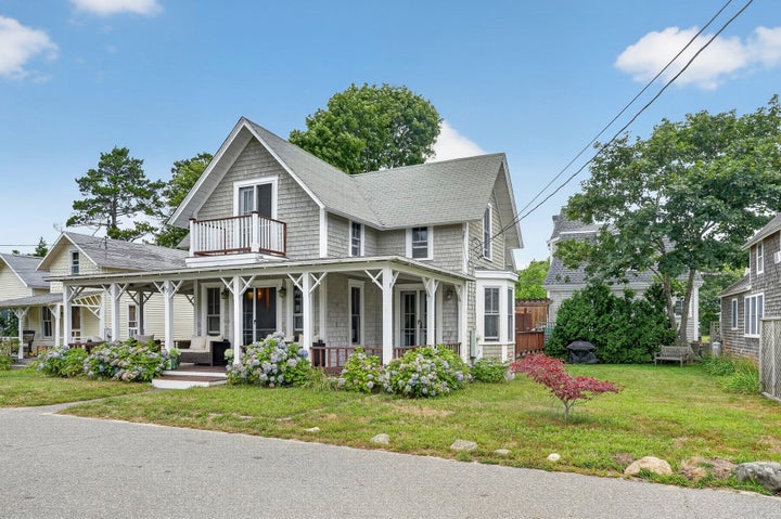 Photo 1 of 41 — 59 Tuckernuck Ave, Oak Bluffs, MA 02557
