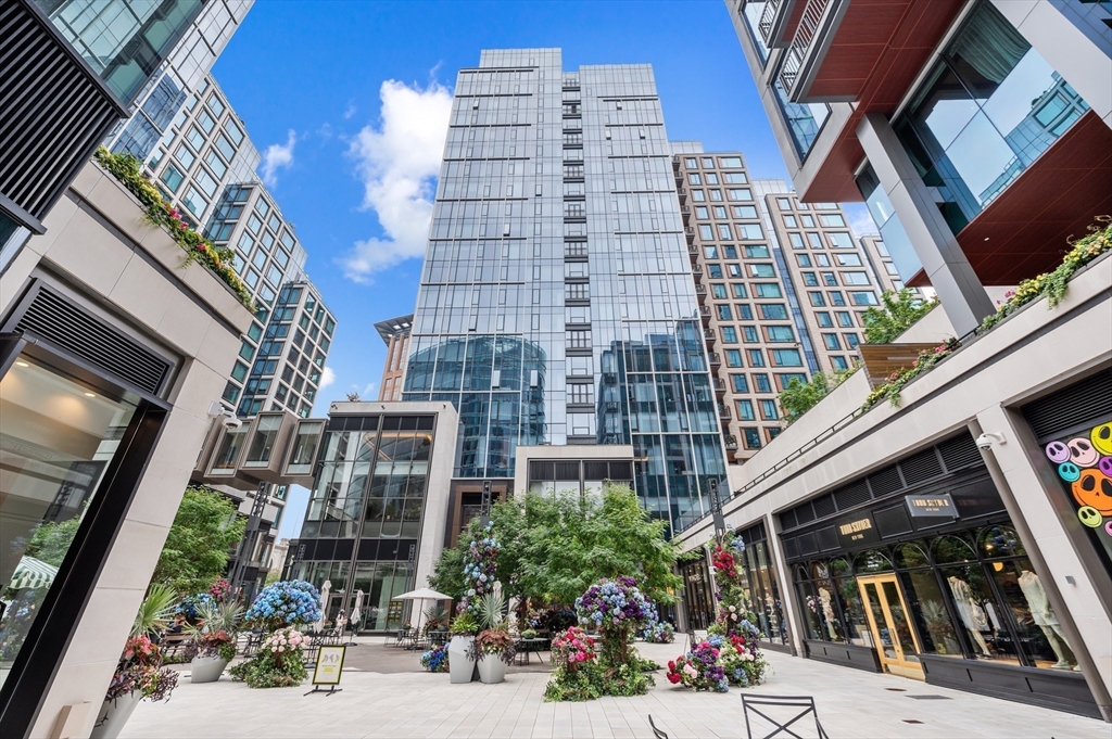 135 Seaport Blvd 818