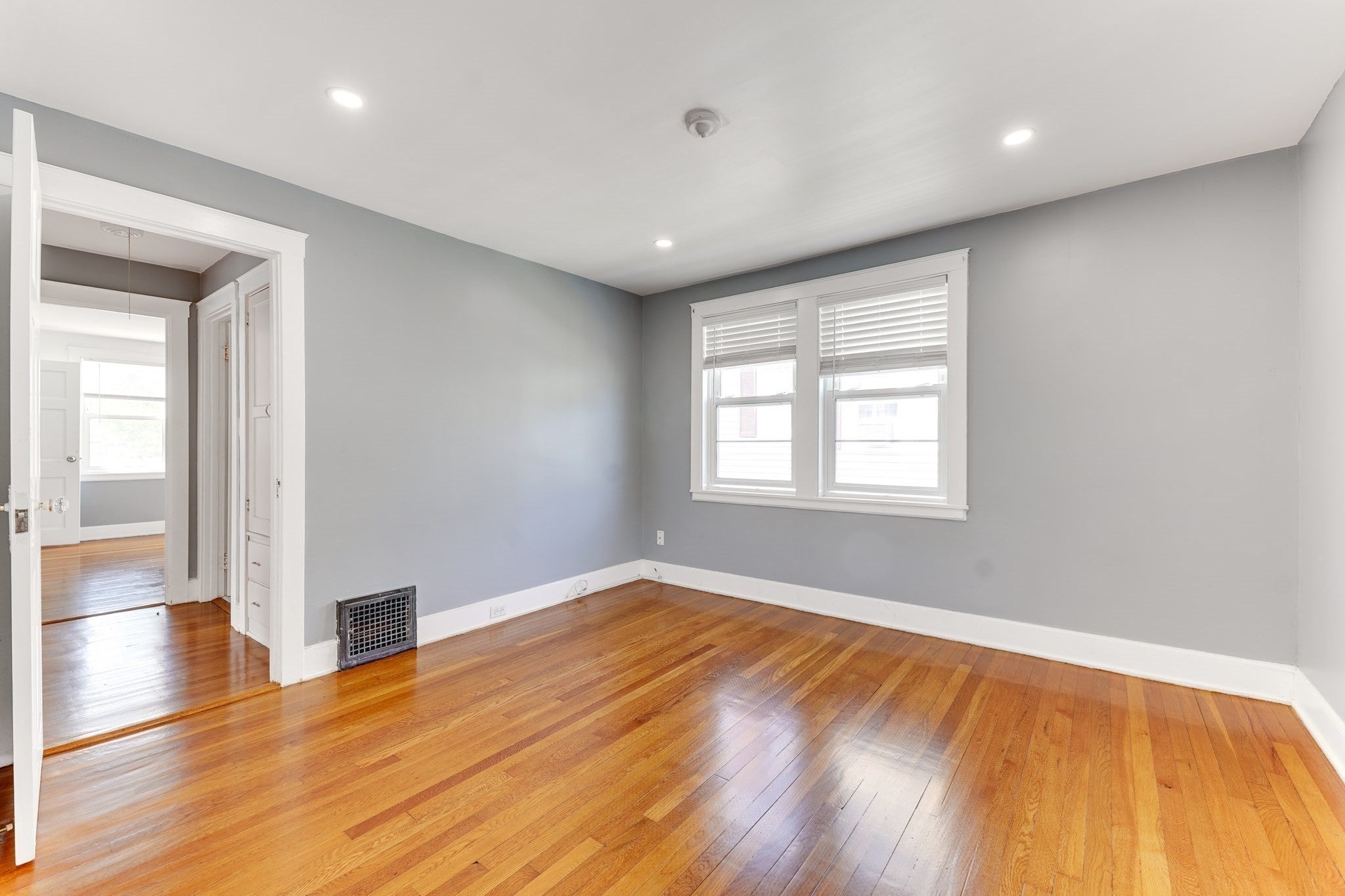 25-27 Lawn Ave #2, Quincy, MA, 25-27 Lawn Ave #2, Quincy, MA Photo #2