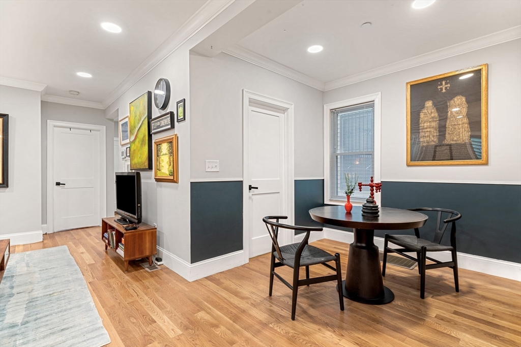 41 West Eagle St 1