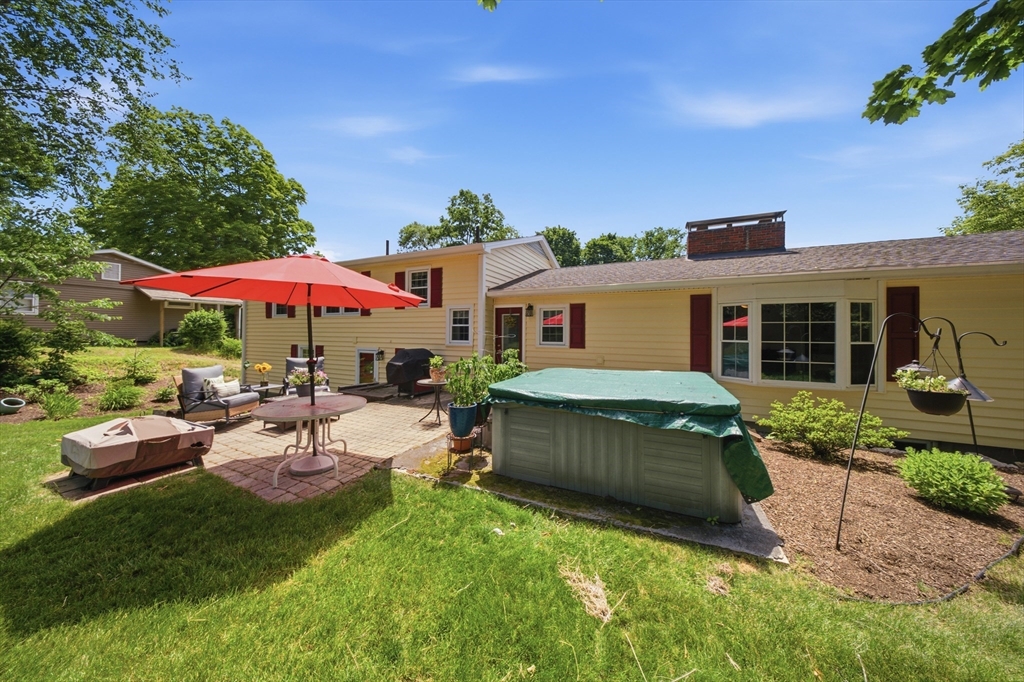 494 Laurel St