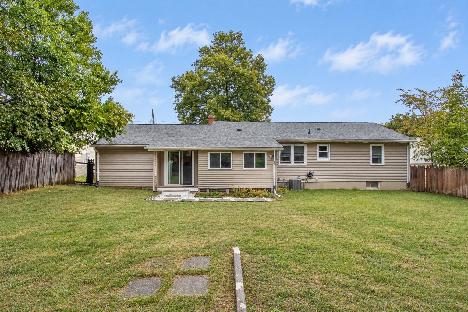 234 Carver St, Springfield, MA Photo #31