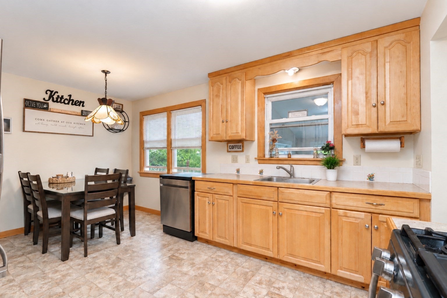 234 Carver St, Springfield, MA Photo #4