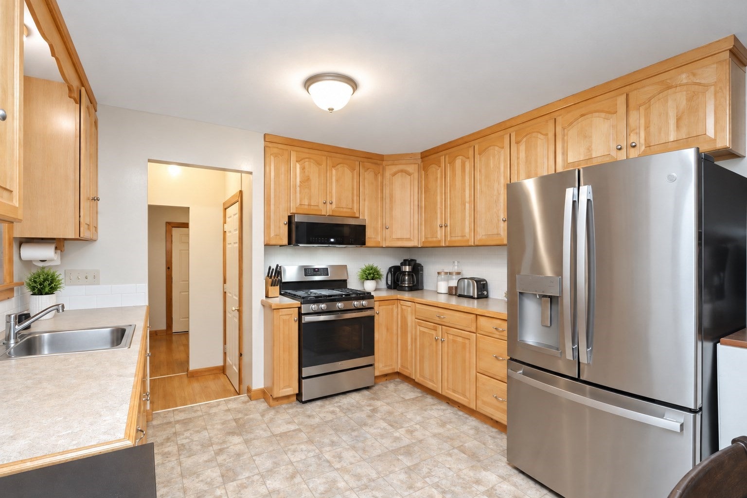 234 Carver St, Springfield, MA Photo #3