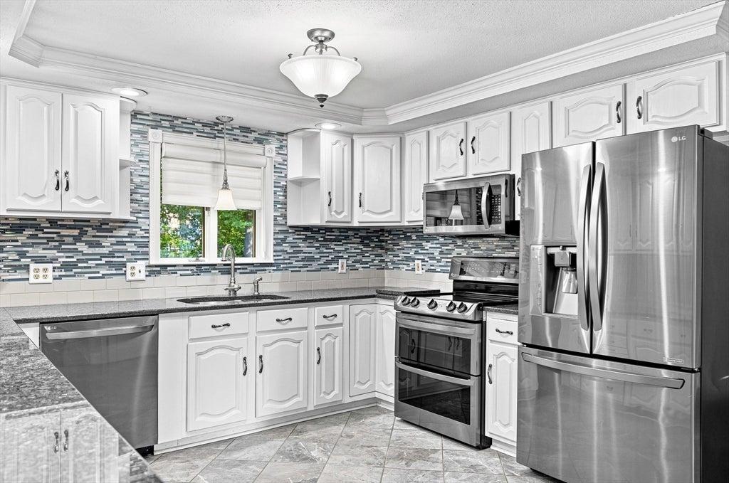 24 Orchard St, Berkley, MA Photo #8