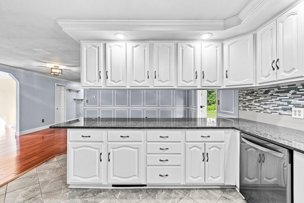 24 Orchard St, Berkley, MA Photo #10