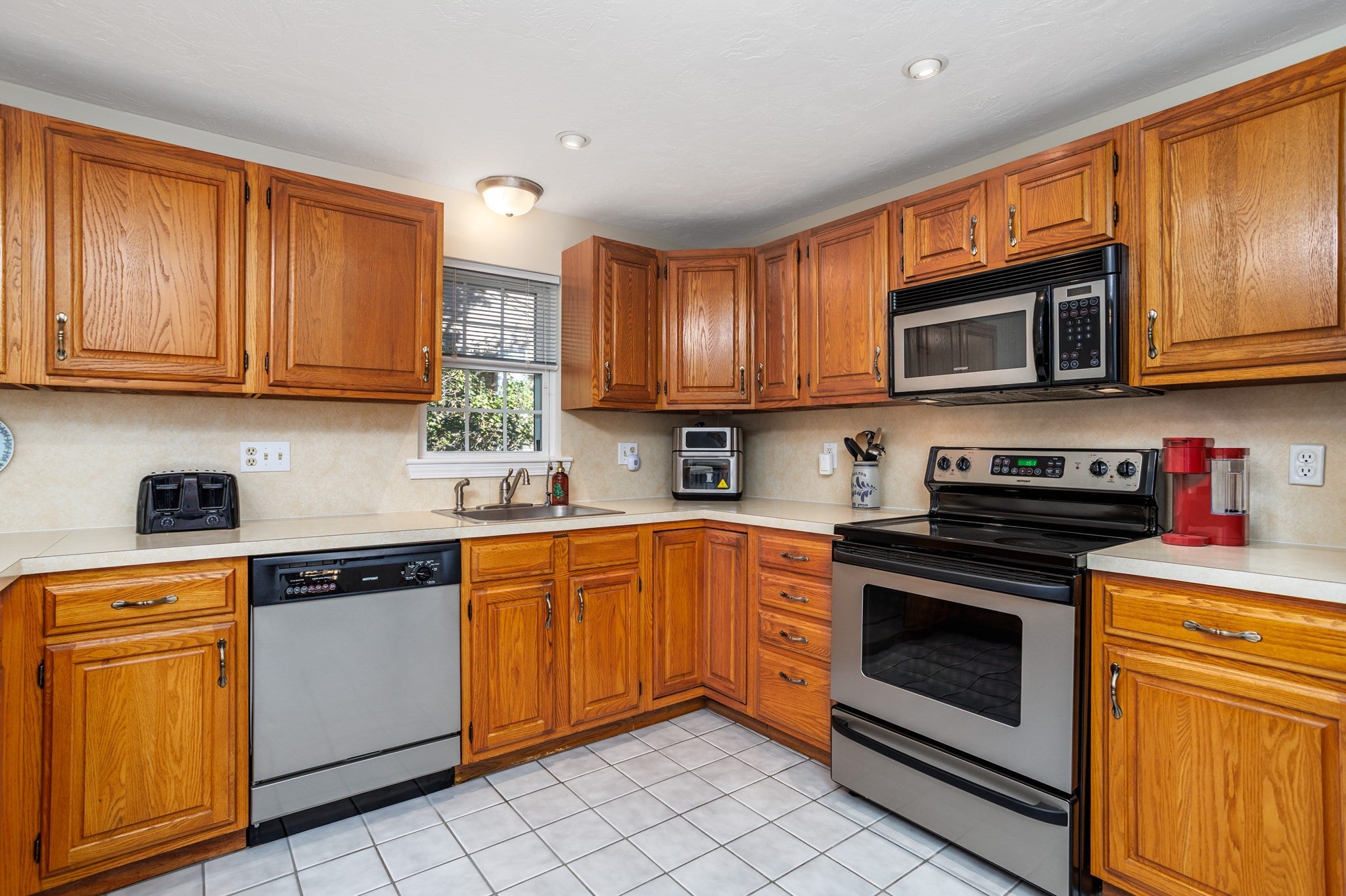 907 Ridgefield Cir #D, Clinton, MA, 907 Ridgefield Cir #D, Clinton, MA Photo #2