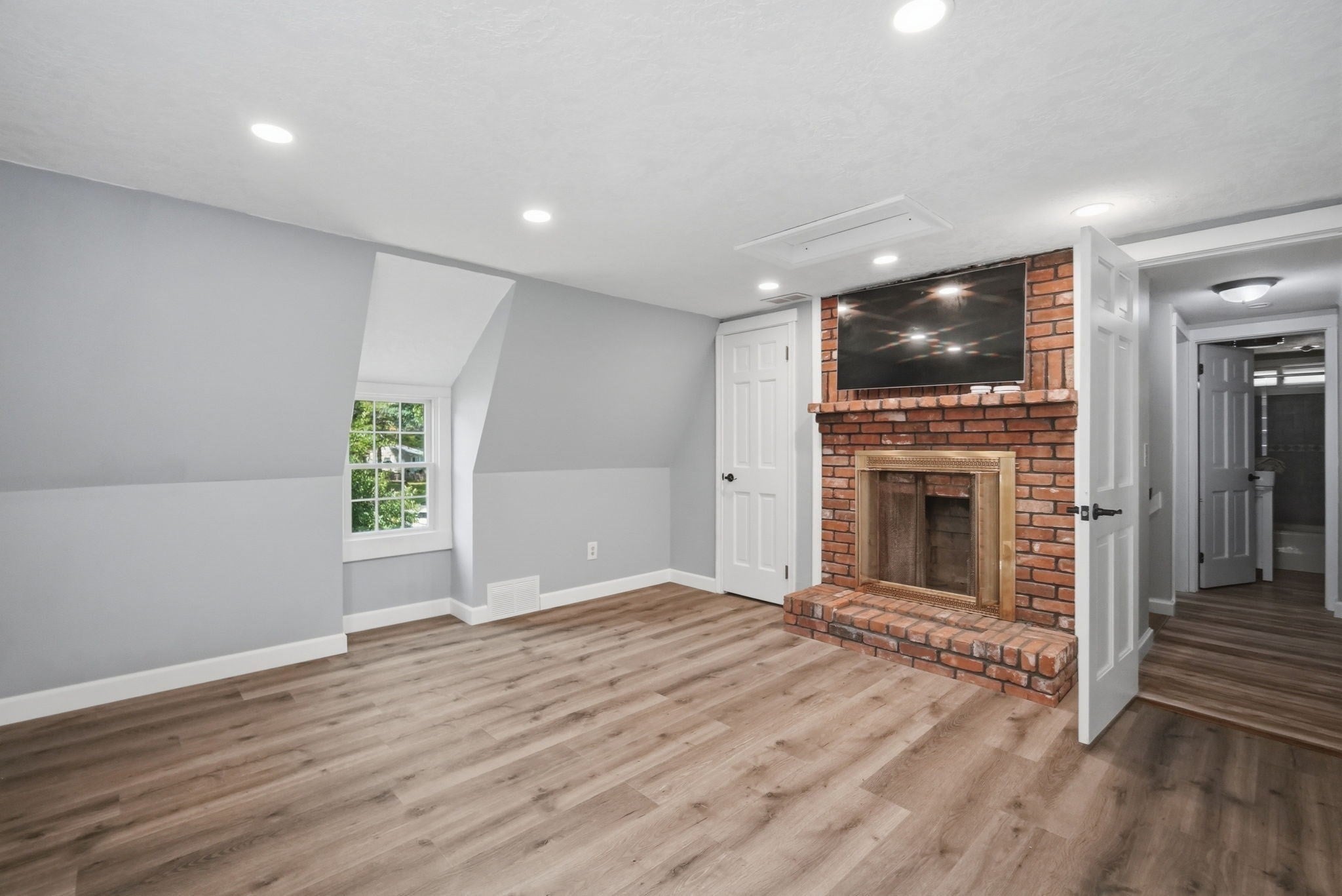 75 Tioga St, Springfield, MA Photo #16