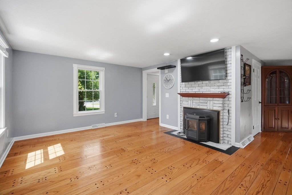 75 Tioga St, Springfield, MA, 75 Tioga St, Springfield, MA Photo #9
