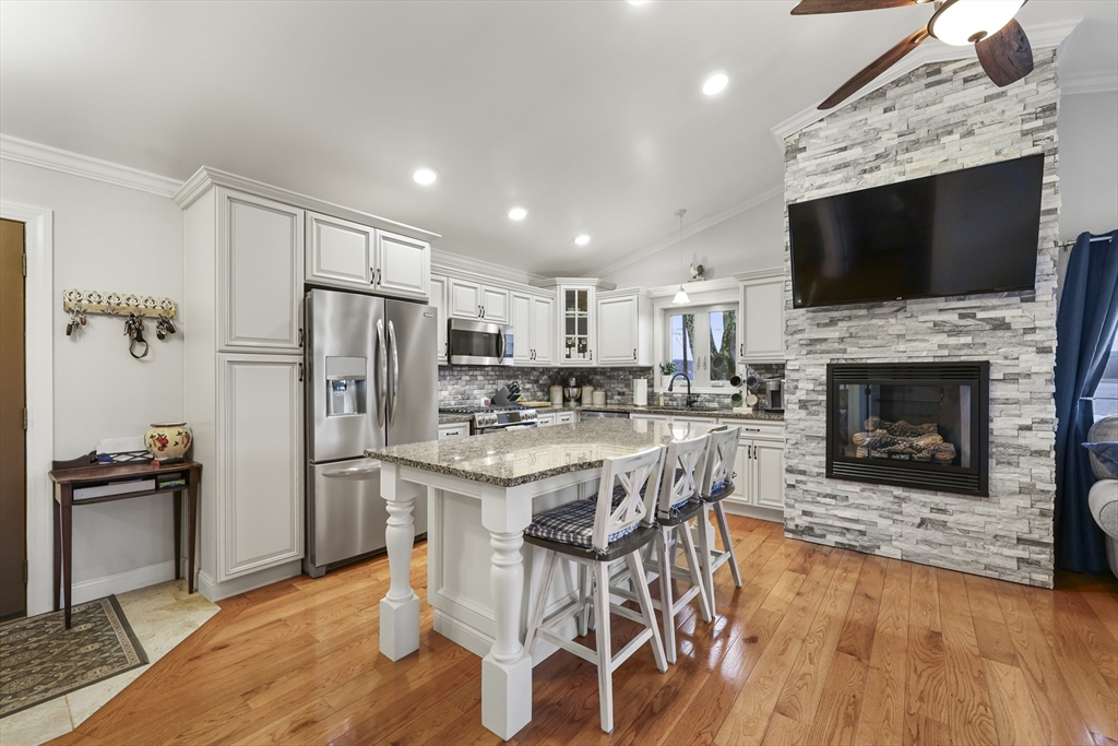 200 Narragansett Ave