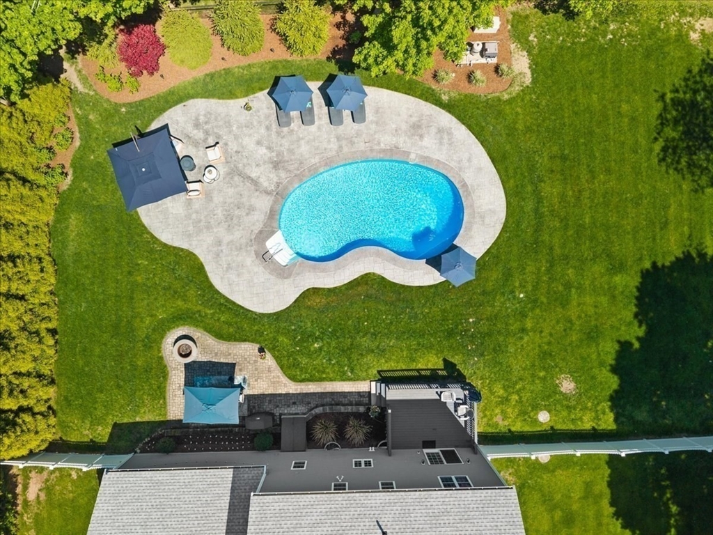 85 Crescent St