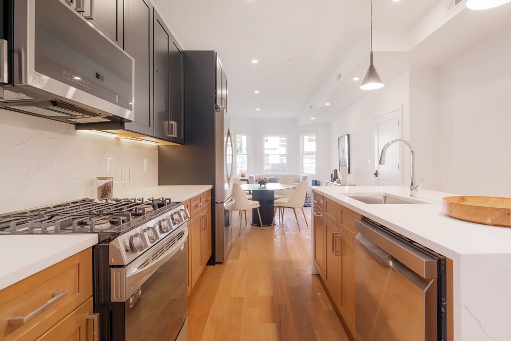 231 Everett Street 101