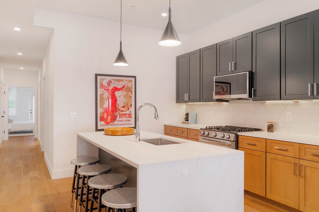 231 Everett Street 101