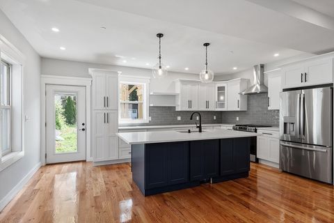 67 Essex St 1 Salem MA 01970