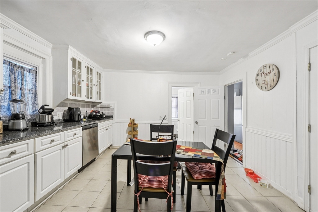 23 Plain St