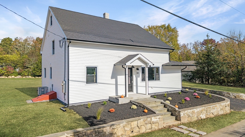 741 Old Fall River Rd