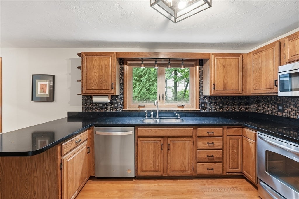 10 Tattan Farm Road, Worcester, MA Photo #12