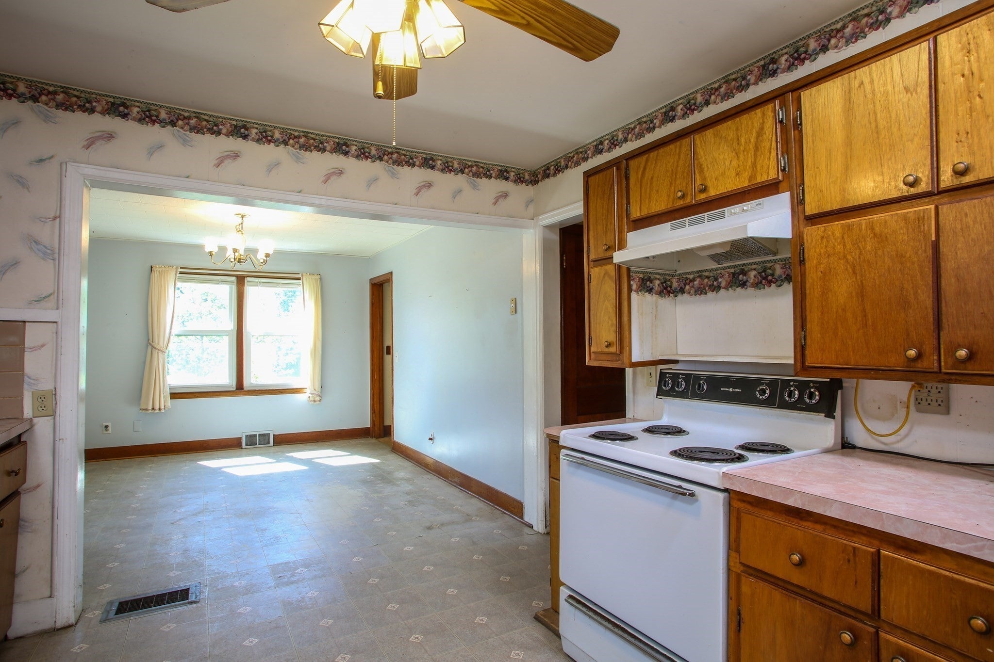 421 Elm St, Pittsfield, MA, 421 Elm St, Pittsfield, MA Photo #8