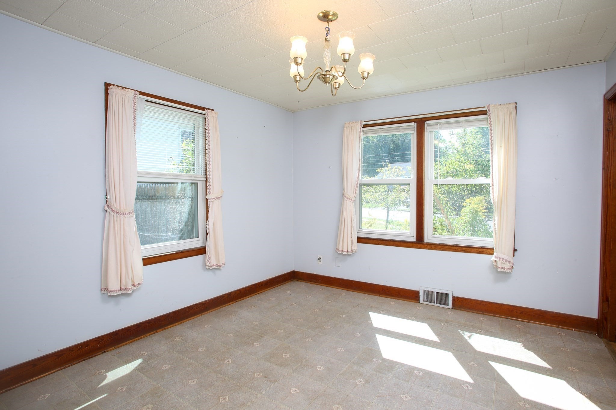 421 Elm St, Pittsfield, MA, 421 Elm St, Pittsfield, MA Photo #10