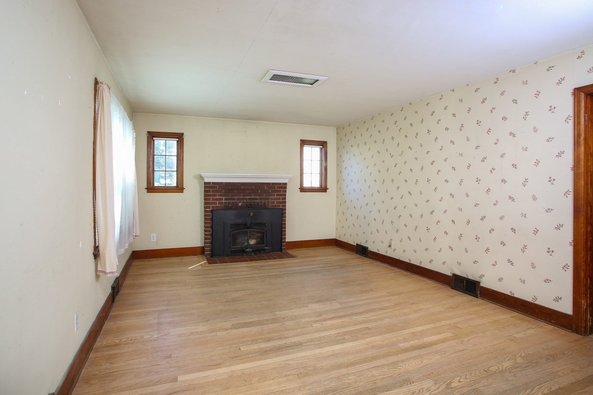 421 Elm St, Pittsfield, MA, 421 Elm St, Pittsfield, MA Photo #11