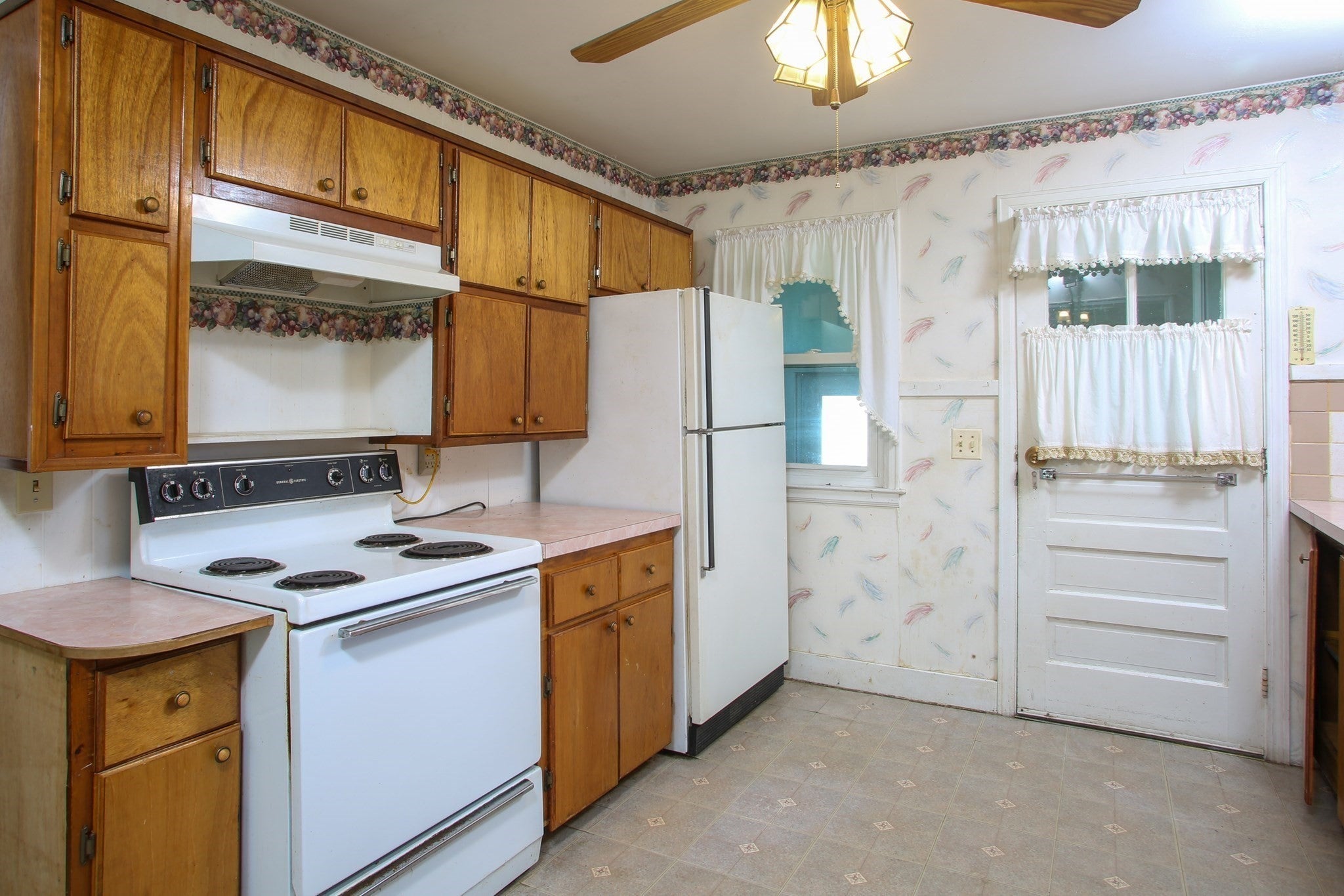 421 Elm St, Pittsfield, MA, 421 Elm St, Pittsfield, MA Photo #7