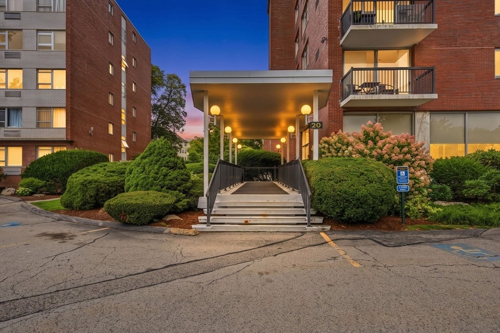 20 Hammond Pond Pkwy #506, Newton, MA, 20 Hammond Pond Pkwy #506, Newton, MA Photo #1