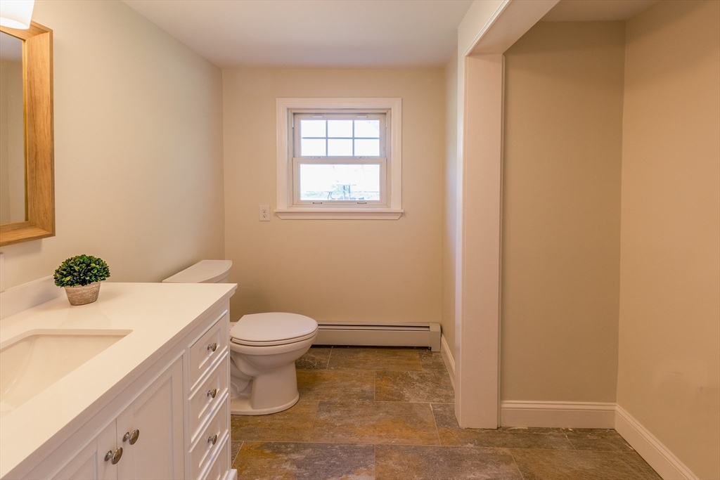 24-1/2 Allerton St, Plymouth, MA Photo #16