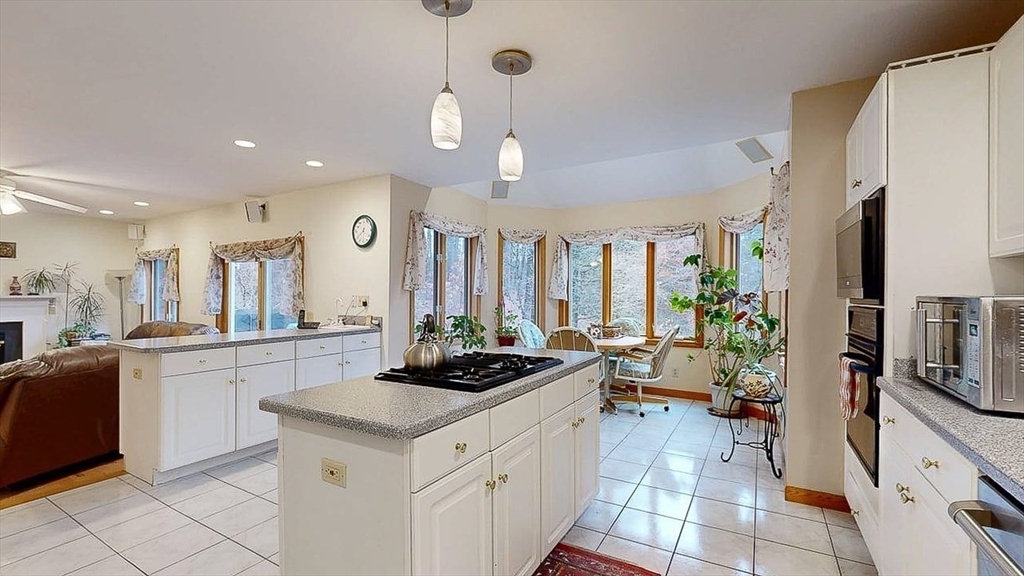 51 Sheffield Dr