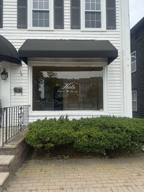 212 Humphrey St