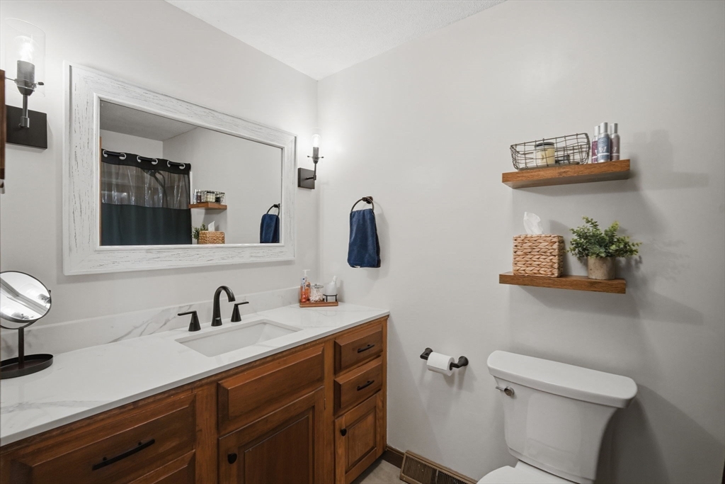 98 Hollow Road, Brimfield, MA Photo #18